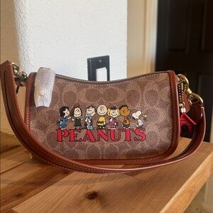 Coach PEANUTS SWINGER 20